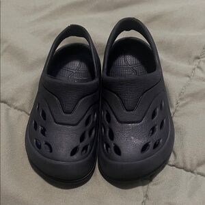 wonder nation Black Slip-On Baby & Walker Clog Shoes